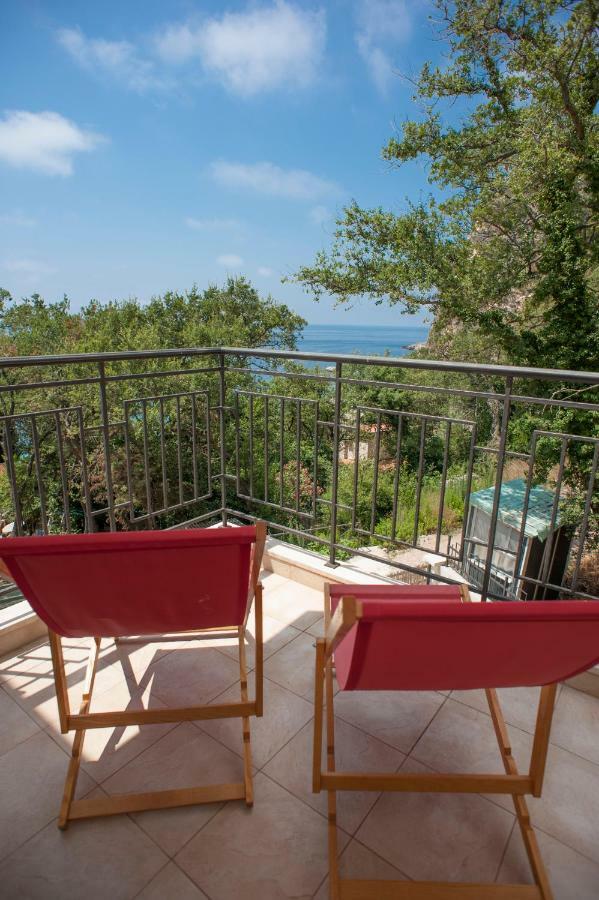 Apartments Villa Simonovic Petrovac na moru Exterior foto